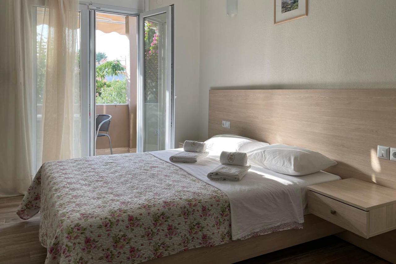 Royals Apartments Nikiti  Bagian luar foto