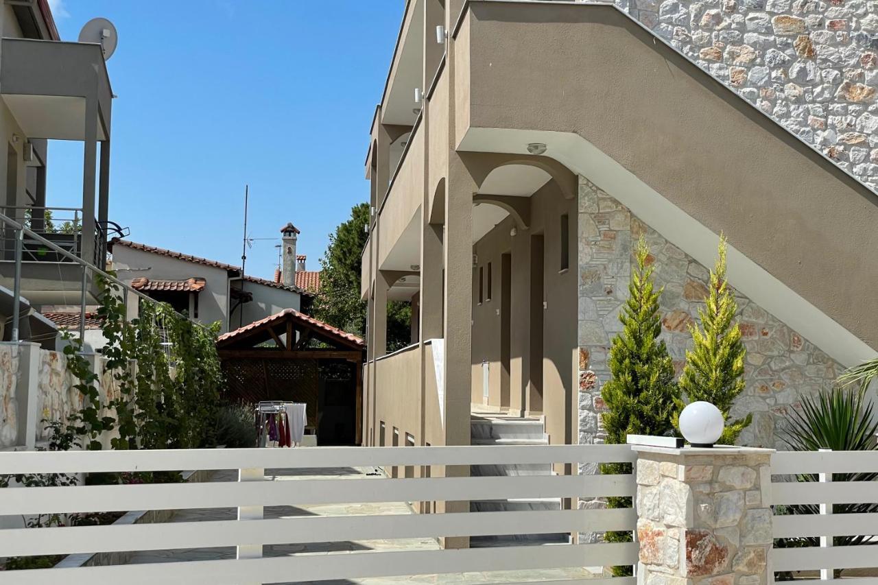 Royals Apartments Nikiti  Bagian luar foto