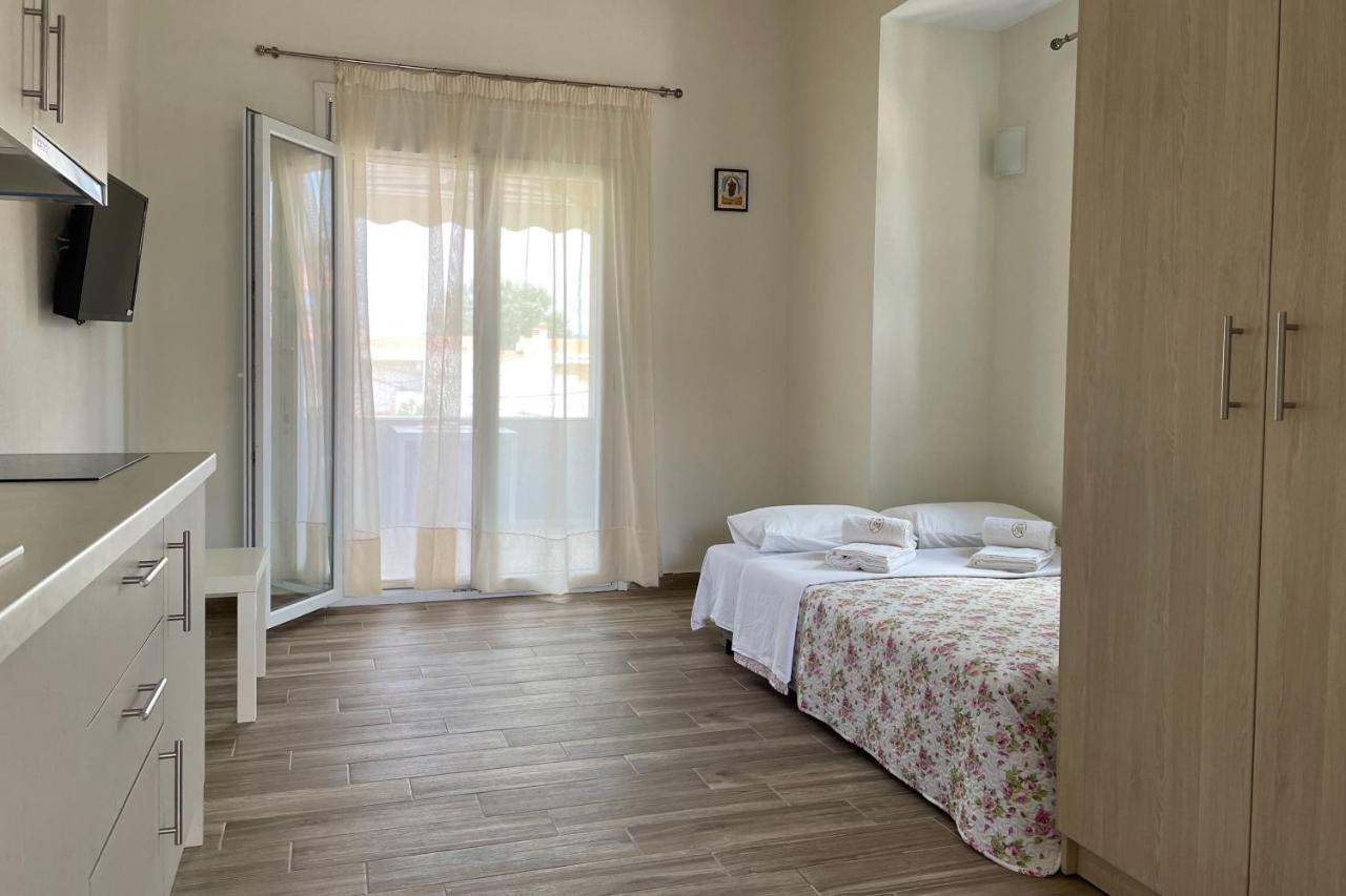 Royals Apartments Nikiti  Bagian luar foto