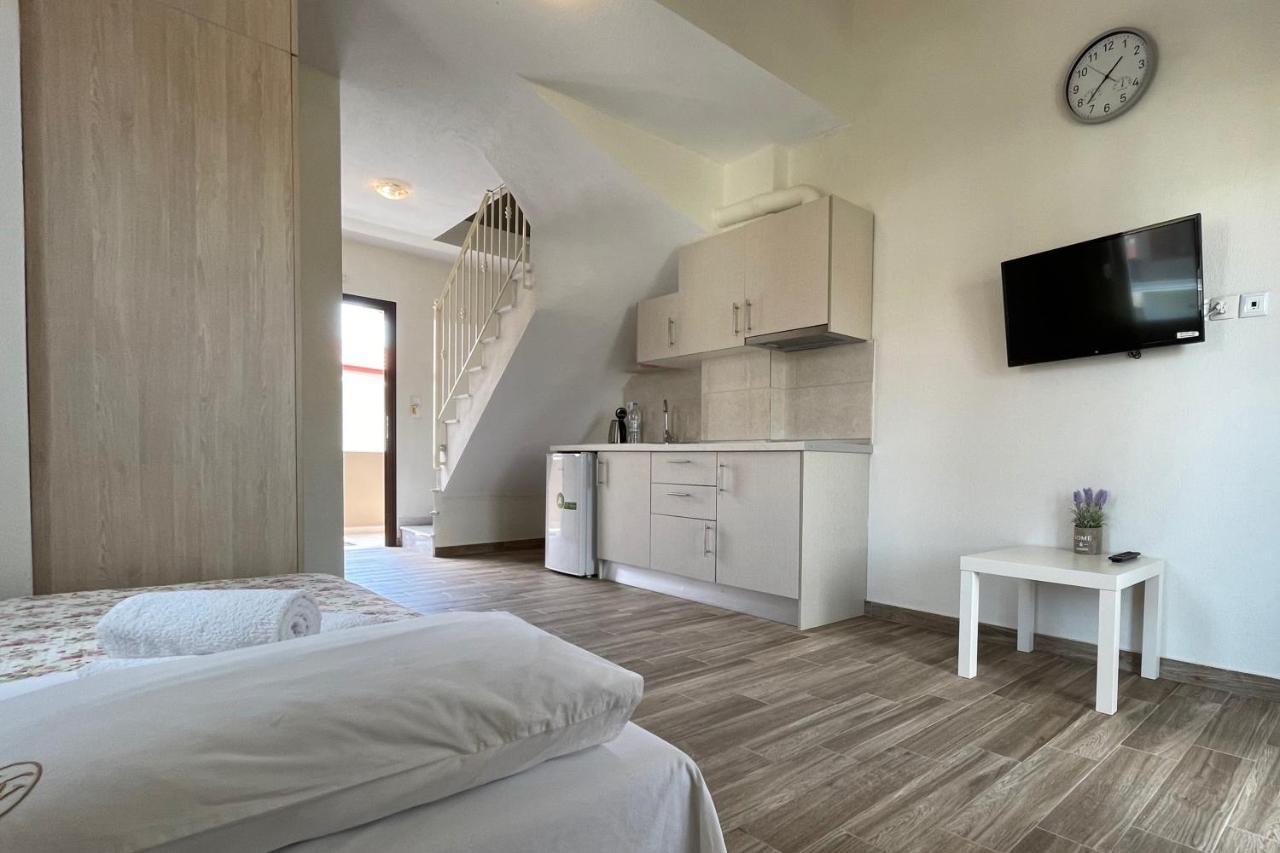 Royals Apartments Nikiti  Bagian luar foto