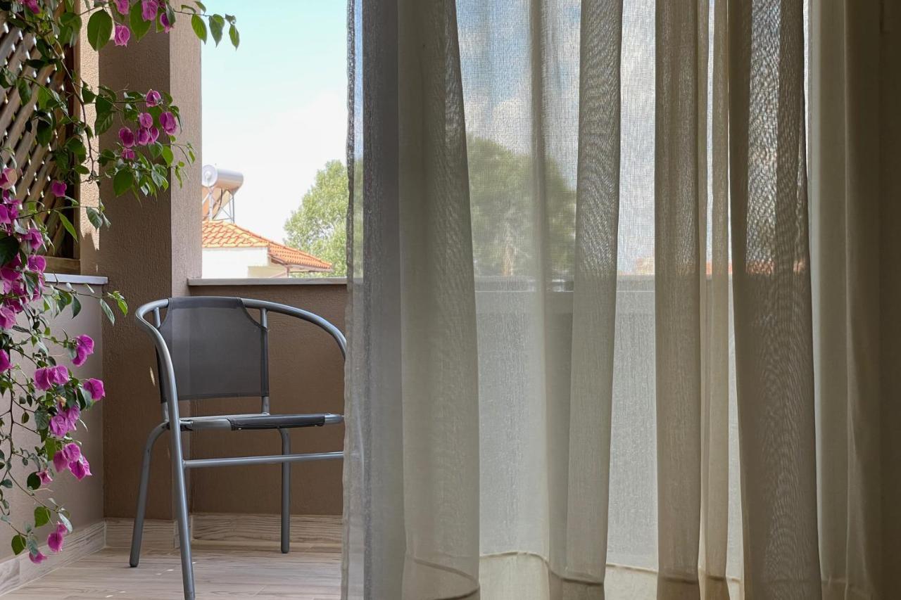 Royals Apartments Nikiti  Bagian luar foto