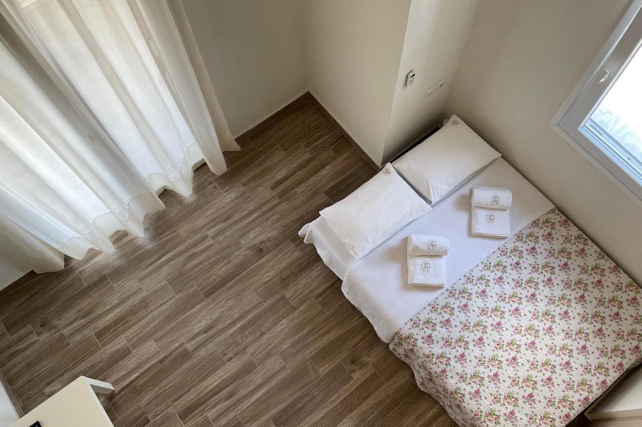 Royals Apartments Nikiti  Bagian luar foto