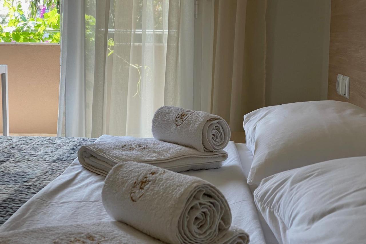 Royals Apartments Nikiti  Bagian luar foto