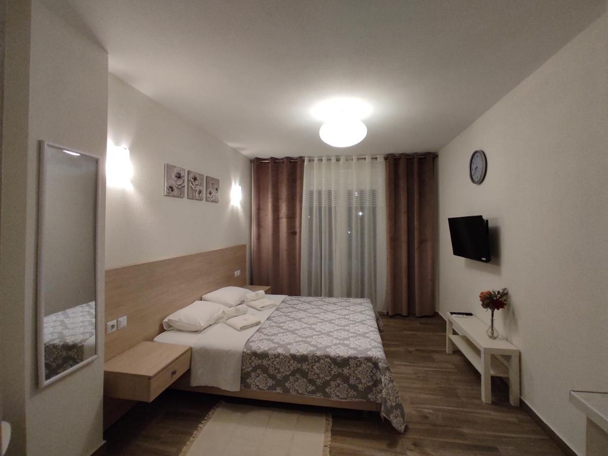 Royals Apartments Nikiti  Bagian luar foto