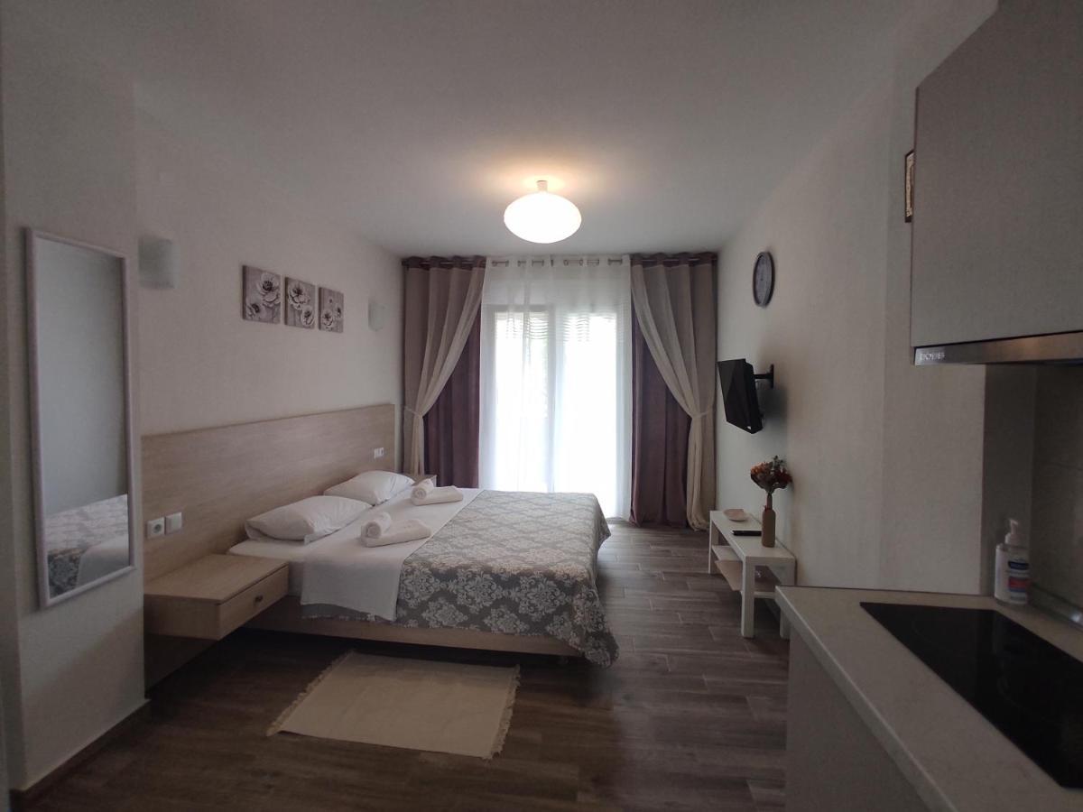 Royals Apartments Nikiti  Bagian luar foto