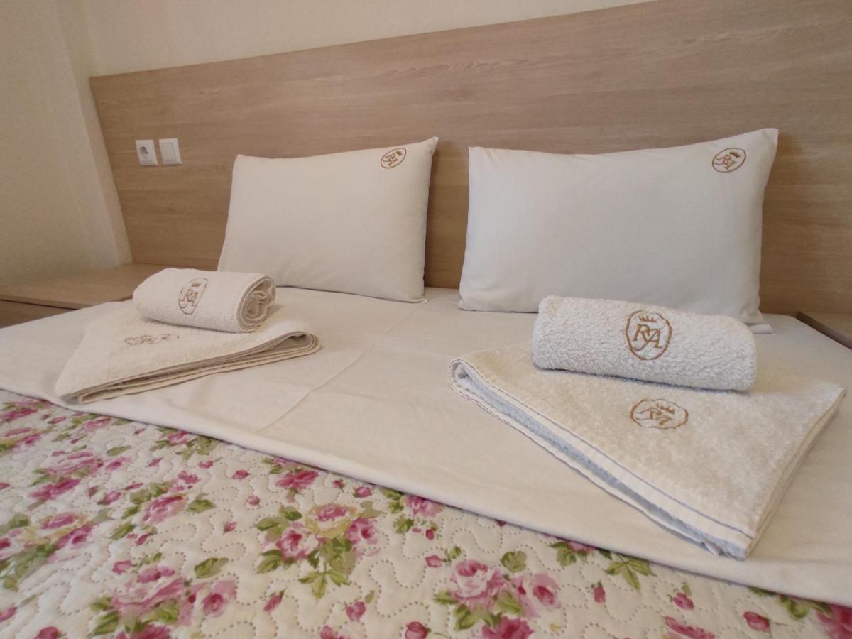 Royals Apartments Nikiti  Bagian luar foto