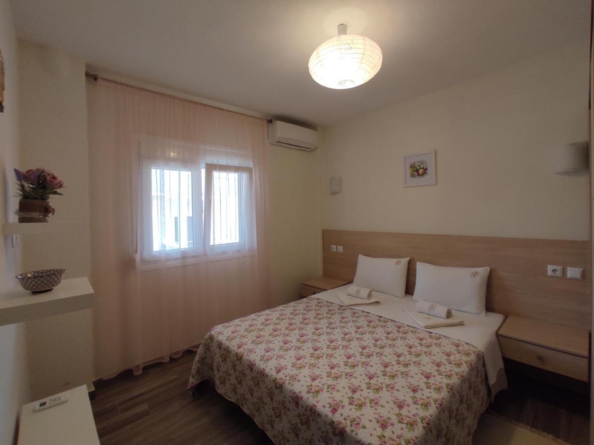 Royals Apartments Nikiti  Bagian luar foto